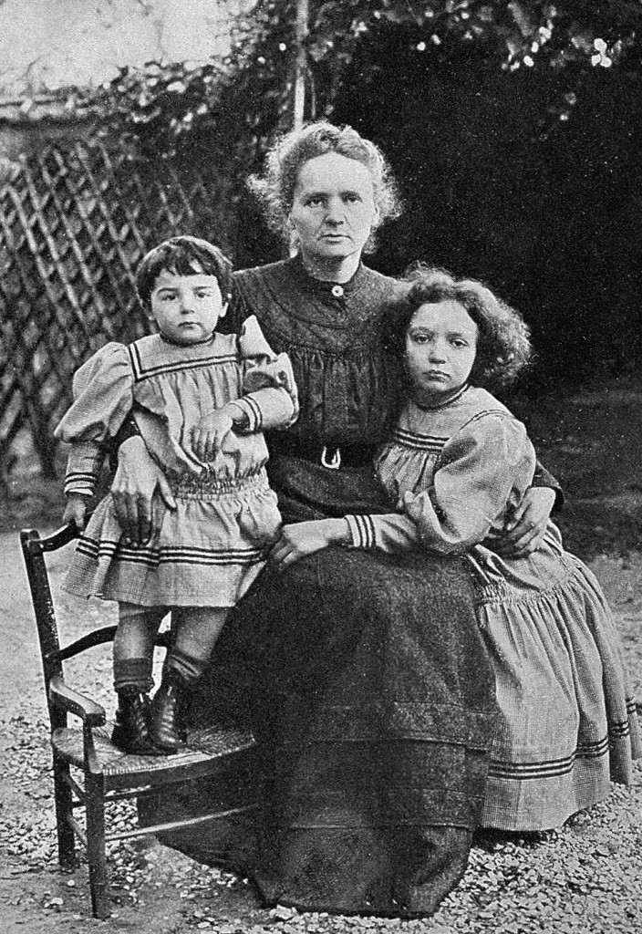 L-R: Eve, Marie and Irene in 1908. (wikicommons)